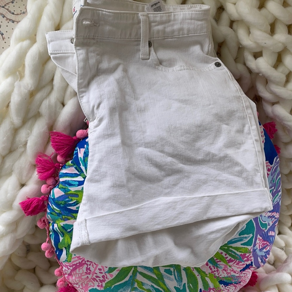 Women’s white jean shorts
